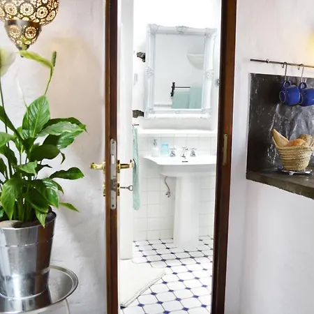 Apartment Stylish Getaway With Secluded Patio In Lava *