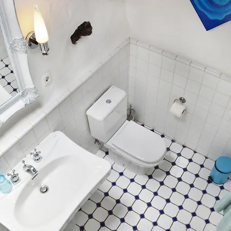 Stylish Getaway With Secluded Patio In Lava 아파트 Uga