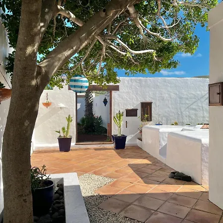 아파트 Stylish Getaway With Secluded Patio In Lava